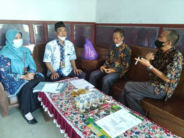 Kepala MTs Negeri 2 Rembang  Pererat Tali Silaturahmi Ke SD/MI