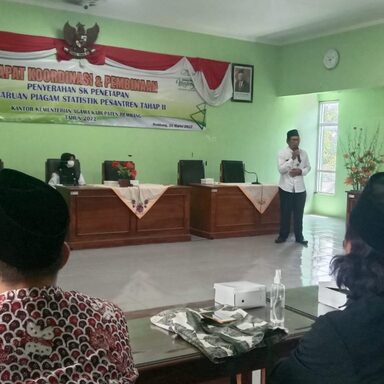 Gus Ulin Bagi-bagi Ilmu Sukses Wujudkan Kemandirian Pesantren