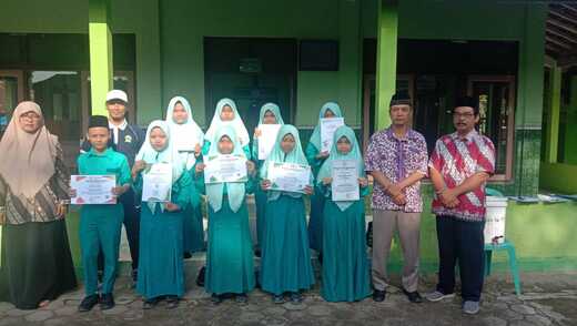 MTsN 2 Rembang Sabet 6 Emas Lomba Mapel Online