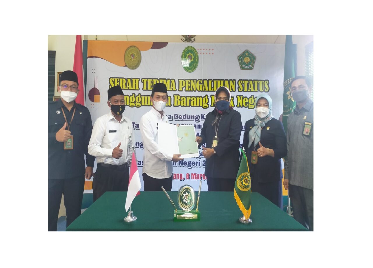 Kakanwil Tandatangani Serah Terima Alih Status BMN Dari Mahkamah Agung ke Kementerian Agama
