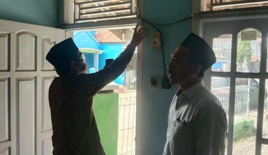 Pencet Bel Pertanda dimulainya Ujian Santri MDTA  Pebatan