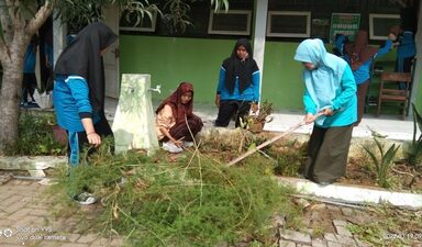 MAN 1 Rembang Gencarkan Gerakan Kebersihan