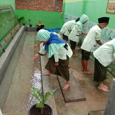 Kolam Syar’i, Inovasi Adiwiyata MIN 2 Rembang