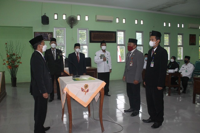 Kakankemenag Lantik Kepala MIN 1 Rembang dan MIN 2 Rembang