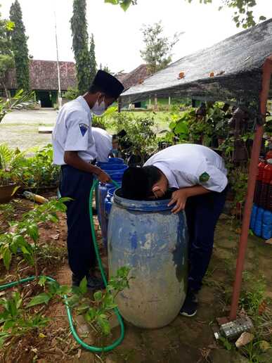 Siswa MTs Negeri 2 Rembang Dibekali Life Skill Ternak Lele