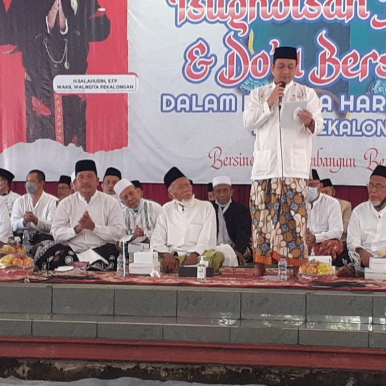Kepala Kankemenag Kota Pekalongan Hadiri Khotmil Quran dan Istighosah Akbar
