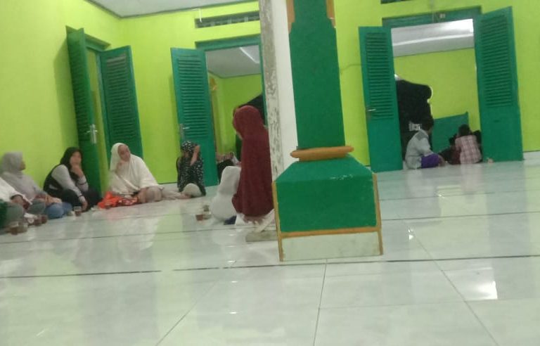 Tingkatkan Ibadah Dan Bangun Sinergi Dengan Masyarakat, KUA Rowokele Adakan Tarhim
