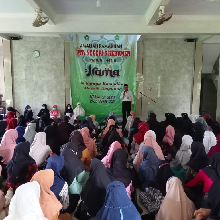 Pembinaan Fikih Wanita, Al Khoeriyah Ajak Peserta Didik MTsN 6 Kebumen Pahami 2H 3M