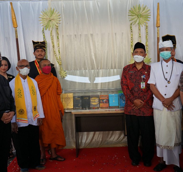 Kankemenag :Tujuh  Kitab Suci Disimpan Di Menara Pandang Teratai  Ini Simbol Kebersamaan
