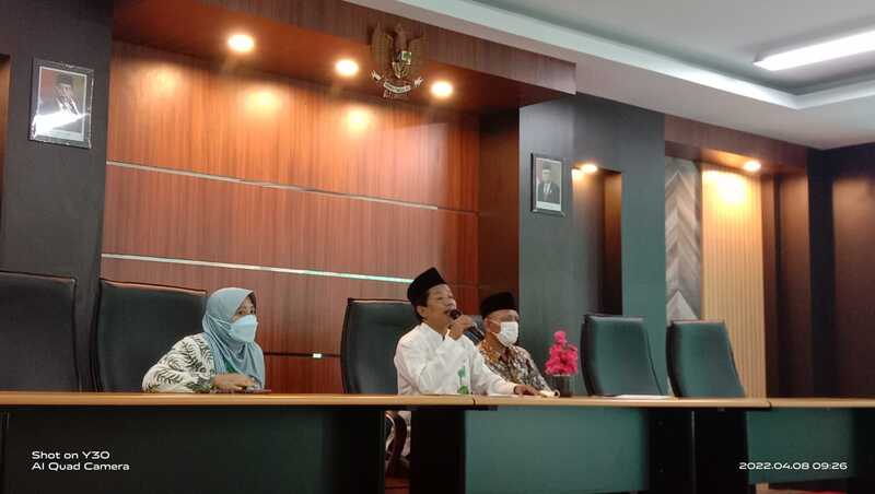 Serahkan Sertifikat PPG 2021, Ini Pesan Kakankemenag