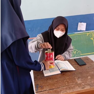 Membentuk Kepedulian Melalui Filantropis Cilik