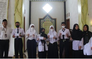 Selamat! Inilah Para Juara Kultum Siswa MTs Negeri 1 Banjarnegara yang Terima Hadiah