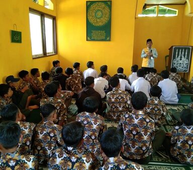 Bina Siswa SMP, Penyuluh Agama Islam Kecamatan Pagentan Gelar Pesantren Ramadhan 1443 H