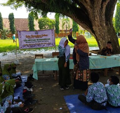 Penyuluh Semarakkan Peskil di SMPN 1 Sarang