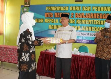 Pelepasan Purna Tugas Kepala TU MTsN 2 Banjarnegara