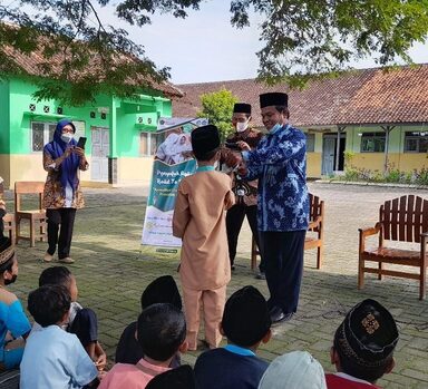 Penyuluh KUA Pamotan Gelar Road to School di SDN 4 Pamotan