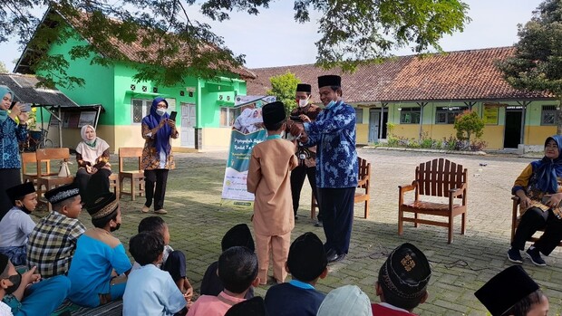 Penyuluh KUA Pamotan Gelar Road to School di SDN 4 Pamotan
