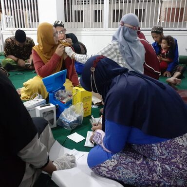 Puluhan Santri Al-Hidayat Sukseskan 1 juta Vaksinasi