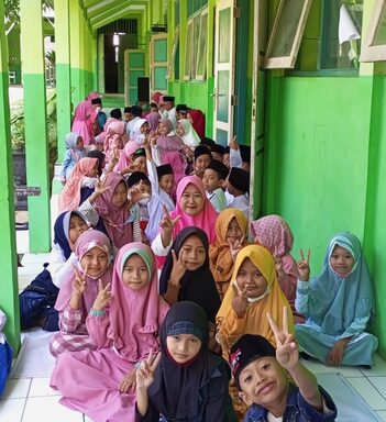 MIN 2 Rembang Adakan Santunan Yatim Piatu