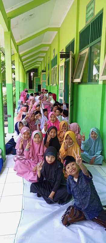 MIN 2 Rembang Adakan Santunan Yatim Piatu