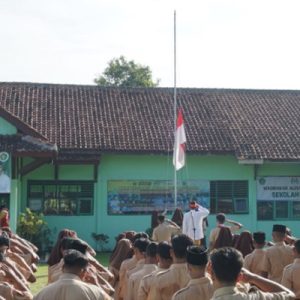 MAN 3 Boyolali melaksanakan Upacara Hari Pendidikan Nasional Tahun 2022 di Halaman MAN 3 Boyolali