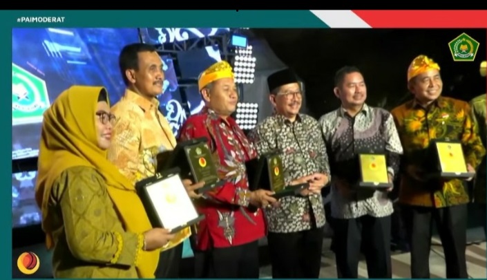 <strong>Jateng Terima Anugerah Tanda Mata </strong><strong>atas Keberhasilan Pengelolaan PPG Guru PAI</strong>