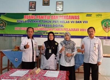 Hari Pertama PAT Online, Pengawas Madrasah Sambangi MTs Negeri 2 Banjarnegara