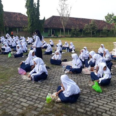 MTs Negeri 2 Rembang Terapkan Sarapan Bersama