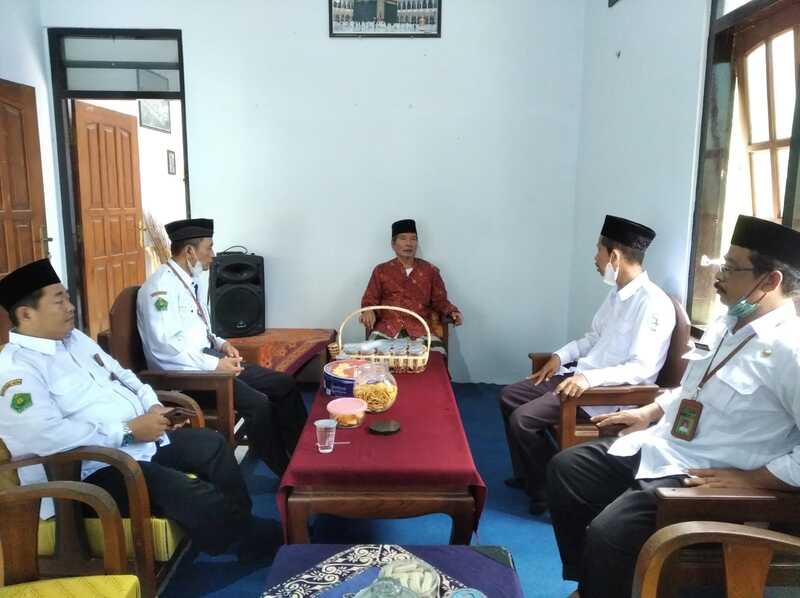 Bangun Silaturahmi, MTs Negeri 2 Rembang Sambangi Tokoh Agama
