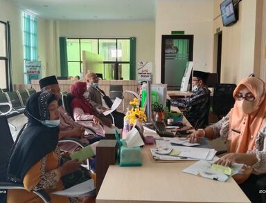 15 Calhaj Mundur, Tersisa 317 Orang