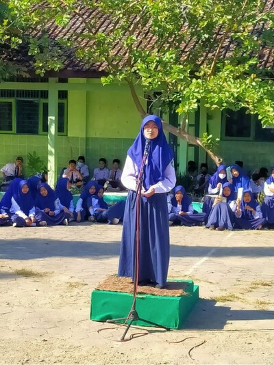 Asah Kemampuan Berbahasa Inggris, MTsN 3 Rembang Gelar Lomba Story Telling