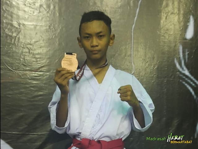 Siswa MTsN 5 Rembang Raih Juara III Lomba Karate