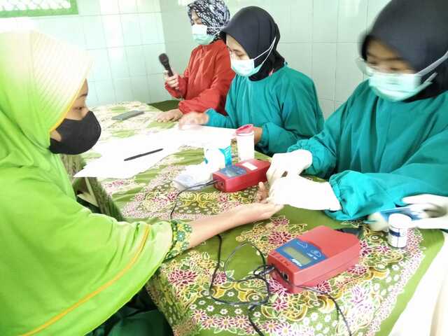 Ratusan Siswi MTsN 2 Magelang Ikuti Pemeriksaan Penyakit Anemia