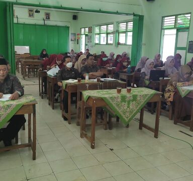 Pendidikan Karakter Tanggung Jawab Madrasah dan Orang Tua