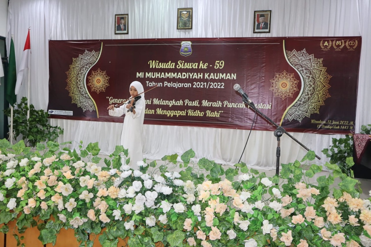Penampilan Perdana Violin Jirni di Wisuda Siswa ke-59 MIM Kauman