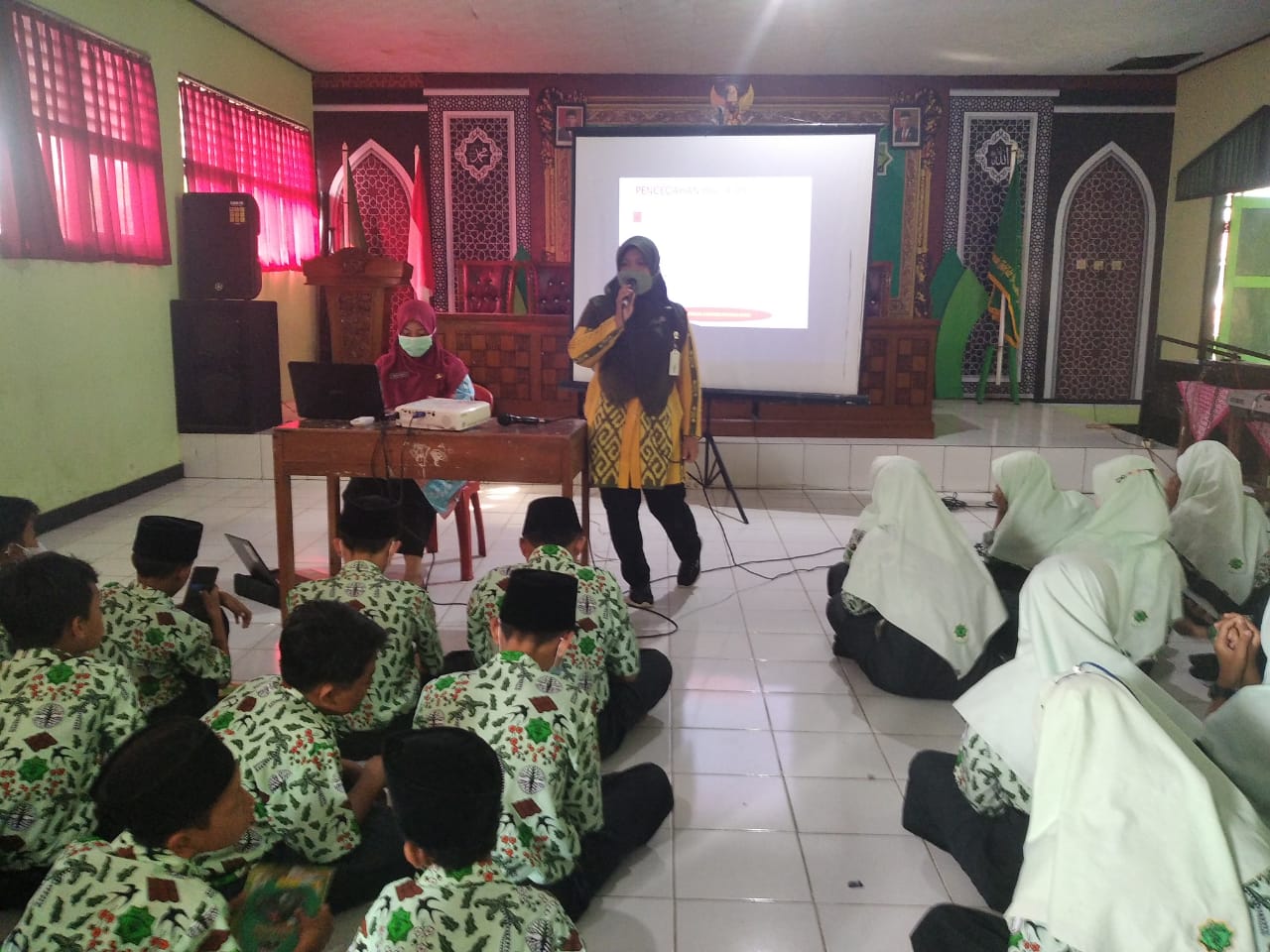 Gandeng Puskesmas Kutowinangun, MTs Negeri 3 Kebumen Sosialisasi Pentingnya Hidup Sehat