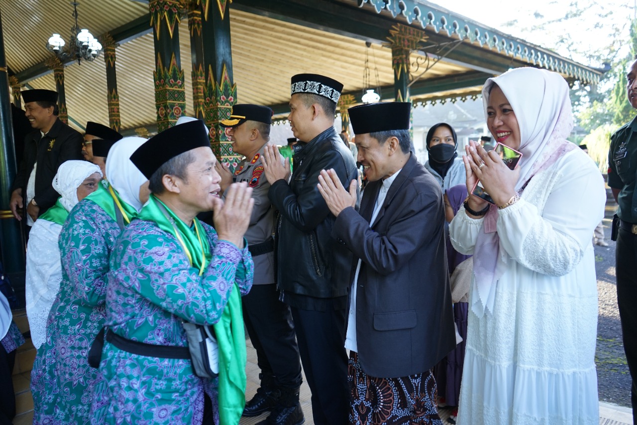 Enam Unit Bus, Boyong Seluruh Jemaah Haji Kloter 39 Wonosobo Menuju Solo