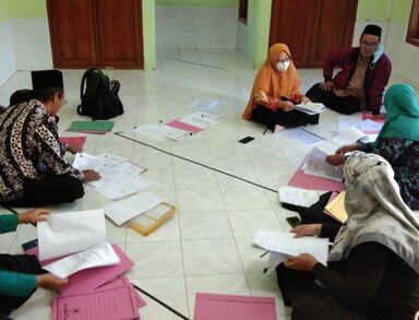 Sejumlah Lembaga Keagamaan Lakukan Pemberkasan BOP di Kanwil
