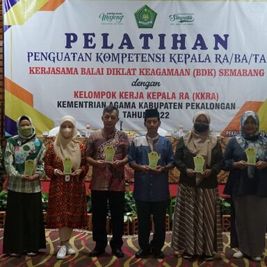 Penutupan Kegiatan Pelatihan Penguatan Kompetensi Kepala RA/BA/TA