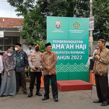 Berangkatkan 275 Jemaah Haji, Ini Pesan Bupati Rembang