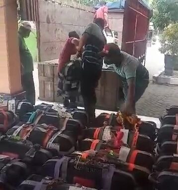 Penyuluh KUA Rembang Kumpulkan Koper Calhaj