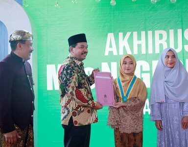Adelia Rahmawati Jadi Lulusan Terbaik MTs Negeri 3 Banjarnegara