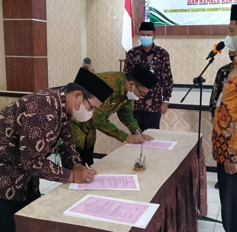 5 Pejabat  Kemenag Banyumas Dilantik Pesan KaKan : Gaspoll Dan Sat Set