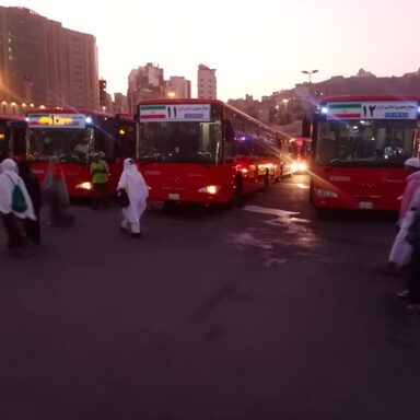 Syeb Amir, Terminal Bus yang Dipenuhi Jemaah Haji Indonesia