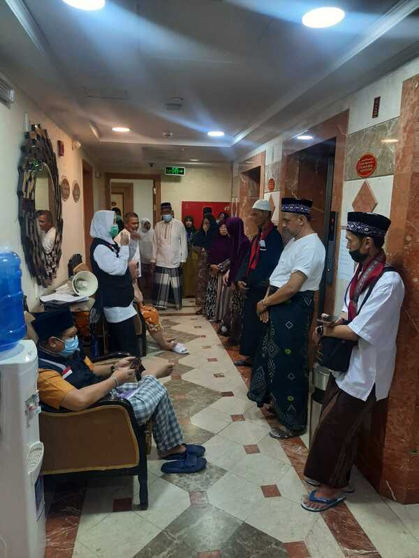 Dokter dan Paramedis Kloter 9 SOC Gencar Adakan Visitasi