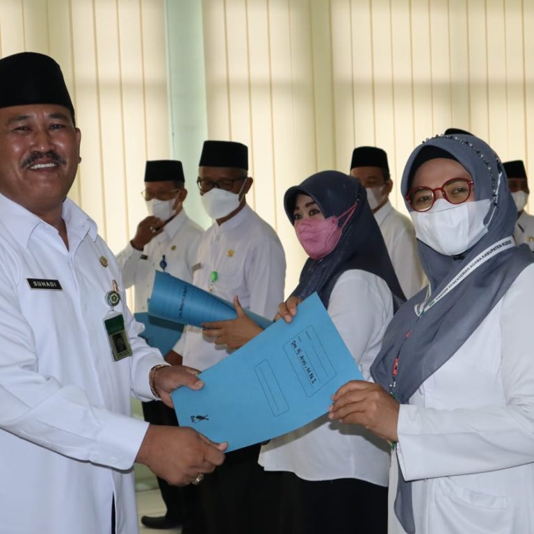 Terima Penghargaan , GTK Diminta Meningkatkan Kwalitas pembelajaran dengan berinovasi
