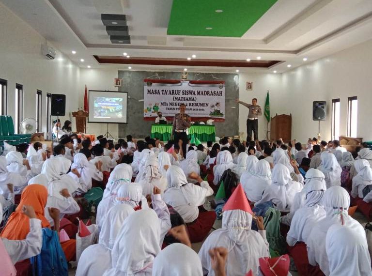 Matsama, MTs.N 2 Kebumen Edukasi Siswa Tertib Berlalu Lintas