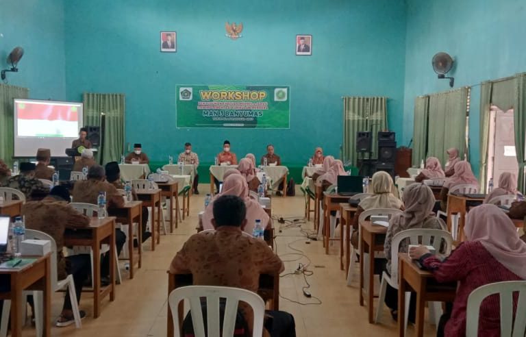 Melalui Workshop IKM , Guru Harus Berani Mengupgrade Dirinya