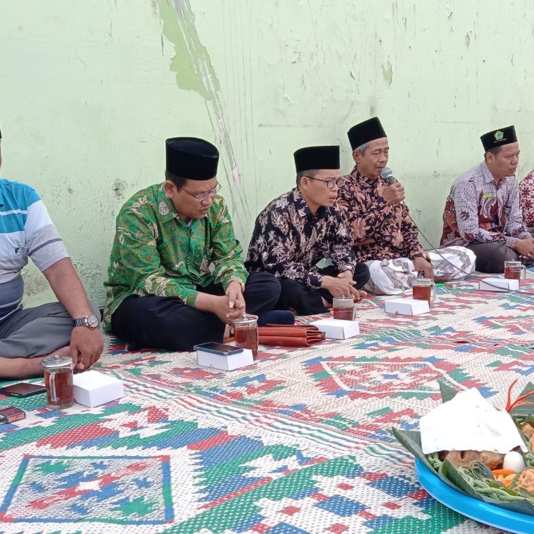 Doa Bersama Mengawali Pelaksanaan Proyek SBSN MIN 4 Kebumen