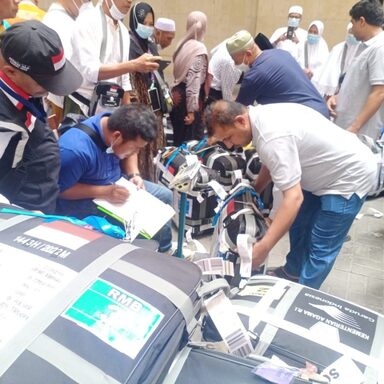 Penimbangan Koper Dimulai, Jemaah Diingatkan Tidak Bawa Air Zam-Zam